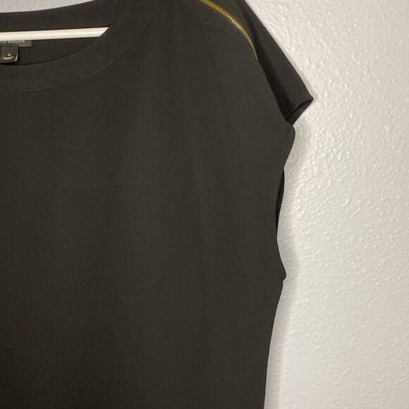Ann Taylor Black Cap Sleeve with Gold Zipper Detailing Size Large - Picture 3 of 8